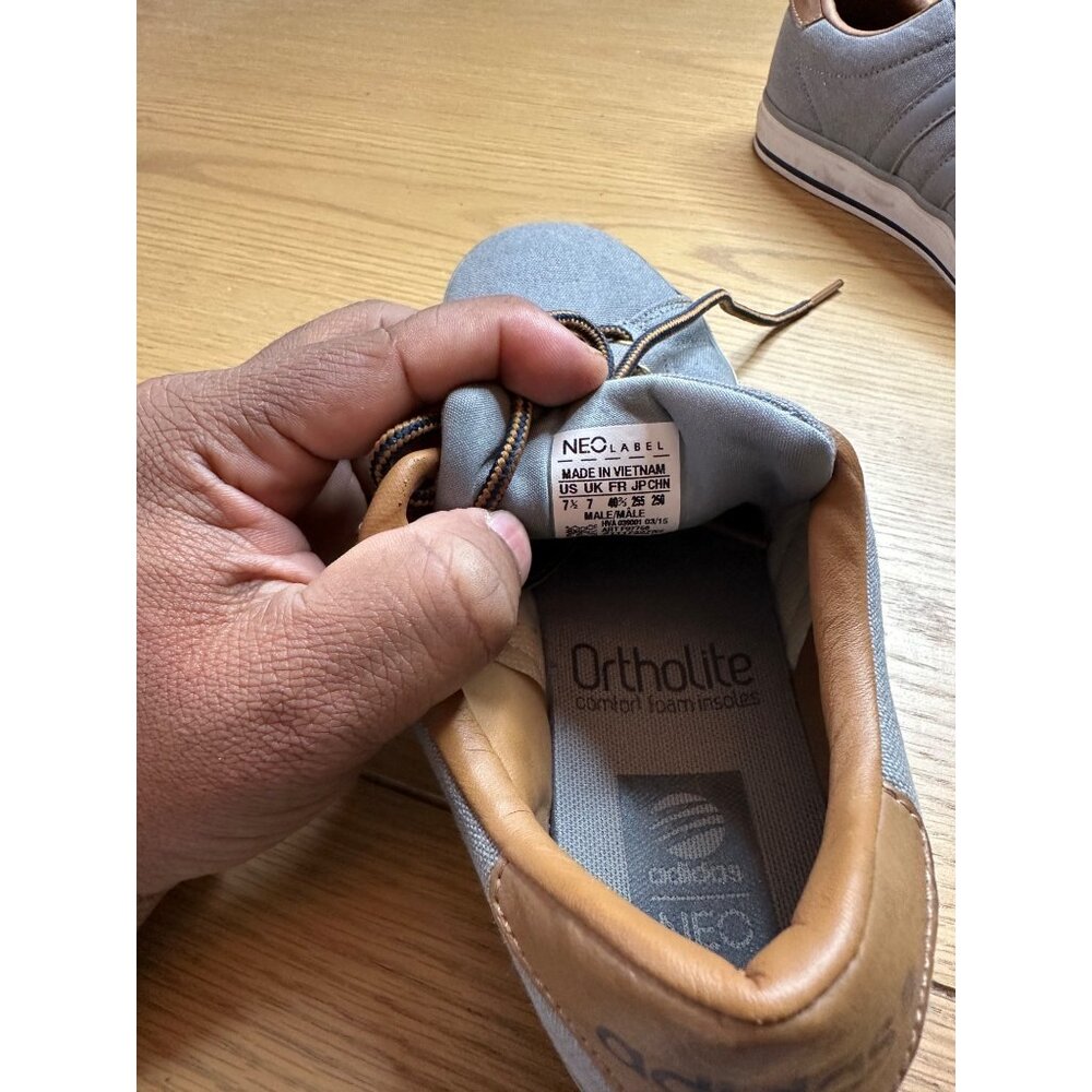 Adidas 7.5 Gray Canvas Sneakers Brown Accents Casual Stylish Footwear Mens - Picture 12 of 13